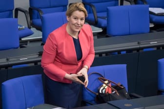 Bundesfamilienministerin Franziska Giffey (SPD) will eine feste Frauenquote – die Industrie will das nicht.