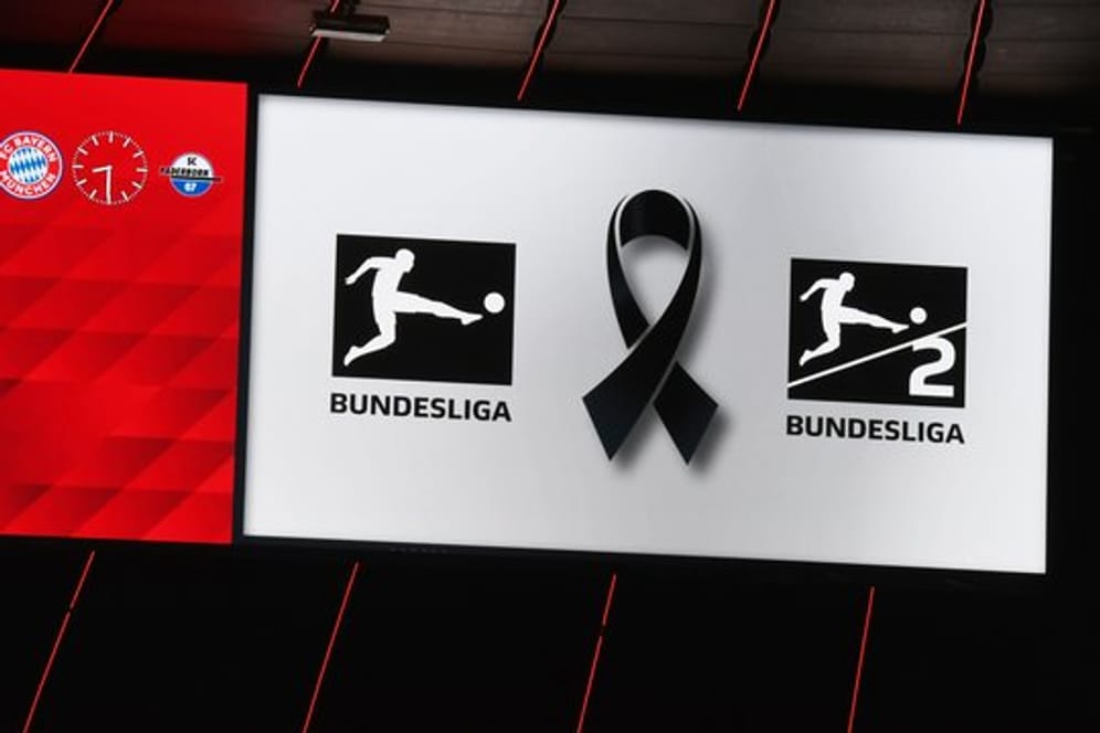 Mit Schweigeminute und Trauerflor bekunden alle Bundesliga-Clubs ihre Trauer um die Opfer des Anschlags von Hanau.