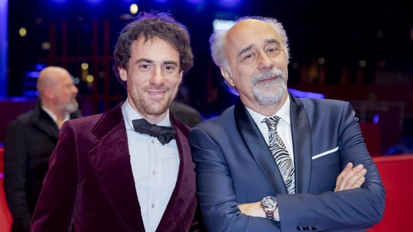 Schauspieler Elio Germano (l) und Regisseur Giorgio Diritti auf der Berlinale.