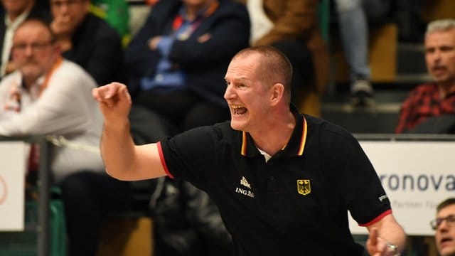 Henrik Rödl gibt jungen Spielern eine Chance.