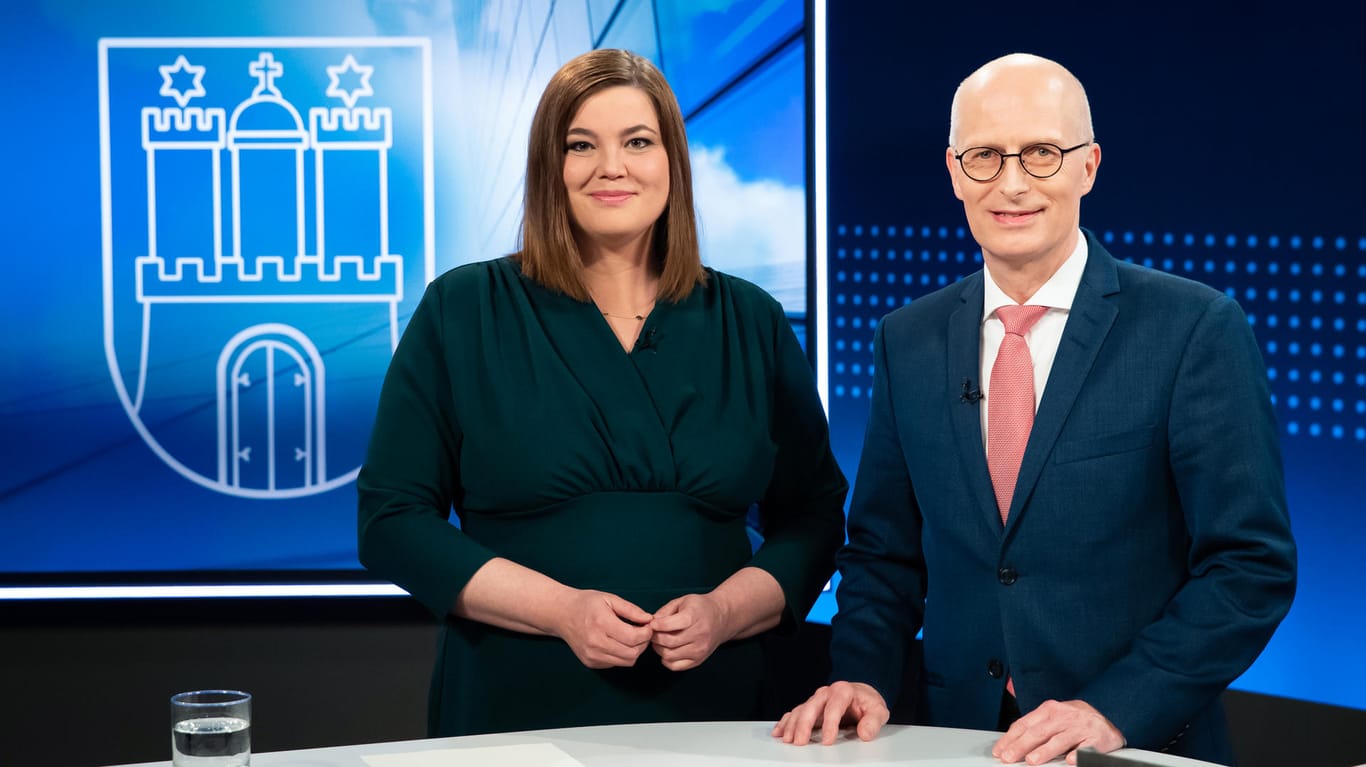 Katharina Fegebank und Peter Tschentscher (SPD), Erster Bürgermeister in Hamburg, vor einer TV-Diskussion.