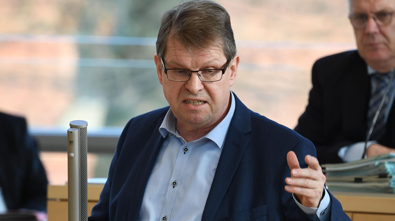 Ralf Stegner: Der SPD-Politiker Ralf Stegner hat sich gegen eine Duldung von AfD-Funktionären im Staatsdienst ausgesprochen.