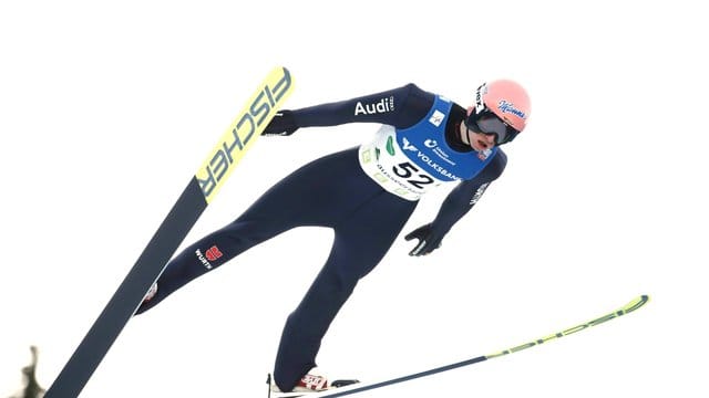 Karl Geiger verfehlte den zweiten Weltcup-Sieg innerhalb von 24 Stunden nur knapp. Karl Geiger verfehlte den zweiten Weltcup-Sieg innerhalb von 24 Stunden nur knapp.