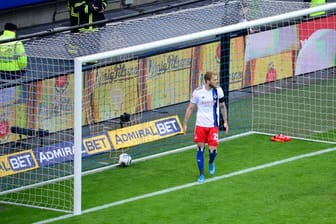 Der HSV um Timo Letschert verlor auch das zweite Hamburger Derby der Saison.