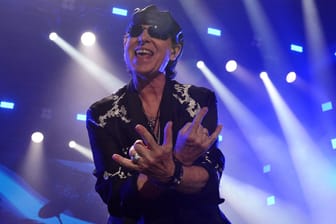 Klaus Meine: Er ist der Sänger der international erfolgreichen Hard-Rock-Band Scorpions.