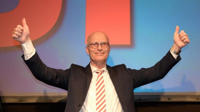 SPD-Spitzenkandidat und Erster Bürgermeister Peter Tschentscher auf der Wahlparty seiner Partei. SPD-Spitzenkandidat und Erster Bürgermeister Peter Tschentscher auf der Wahlparty seiner Partei.