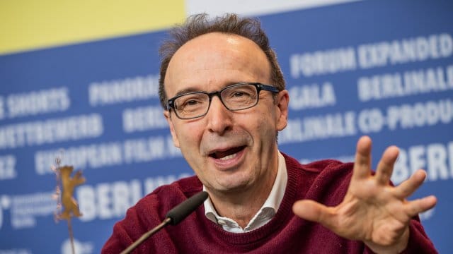 Schauspieler Roberto Benigni stellte "Pinocchio" auf der Berlinale vor. Schauspieler Roberto Benigni stellte "Pinocchio" auf der Berlinale vor.