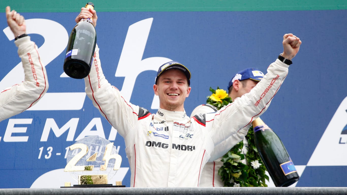 Triumph: Hülkenberg gewann 2015 mit dem Team Porsche das legendäre 24-Stunden-Rennen in Le Mans.