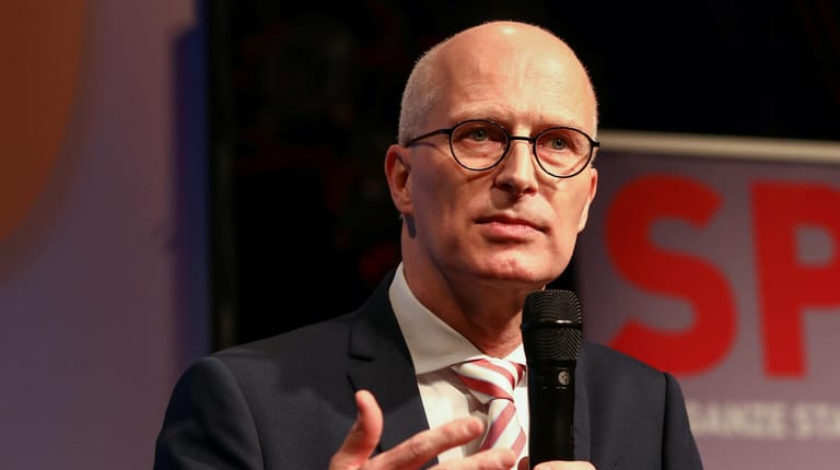 Peter Tschentscher: Der SPD-Politiker kann Erster Bürgermeister in Hamburg bleiben.