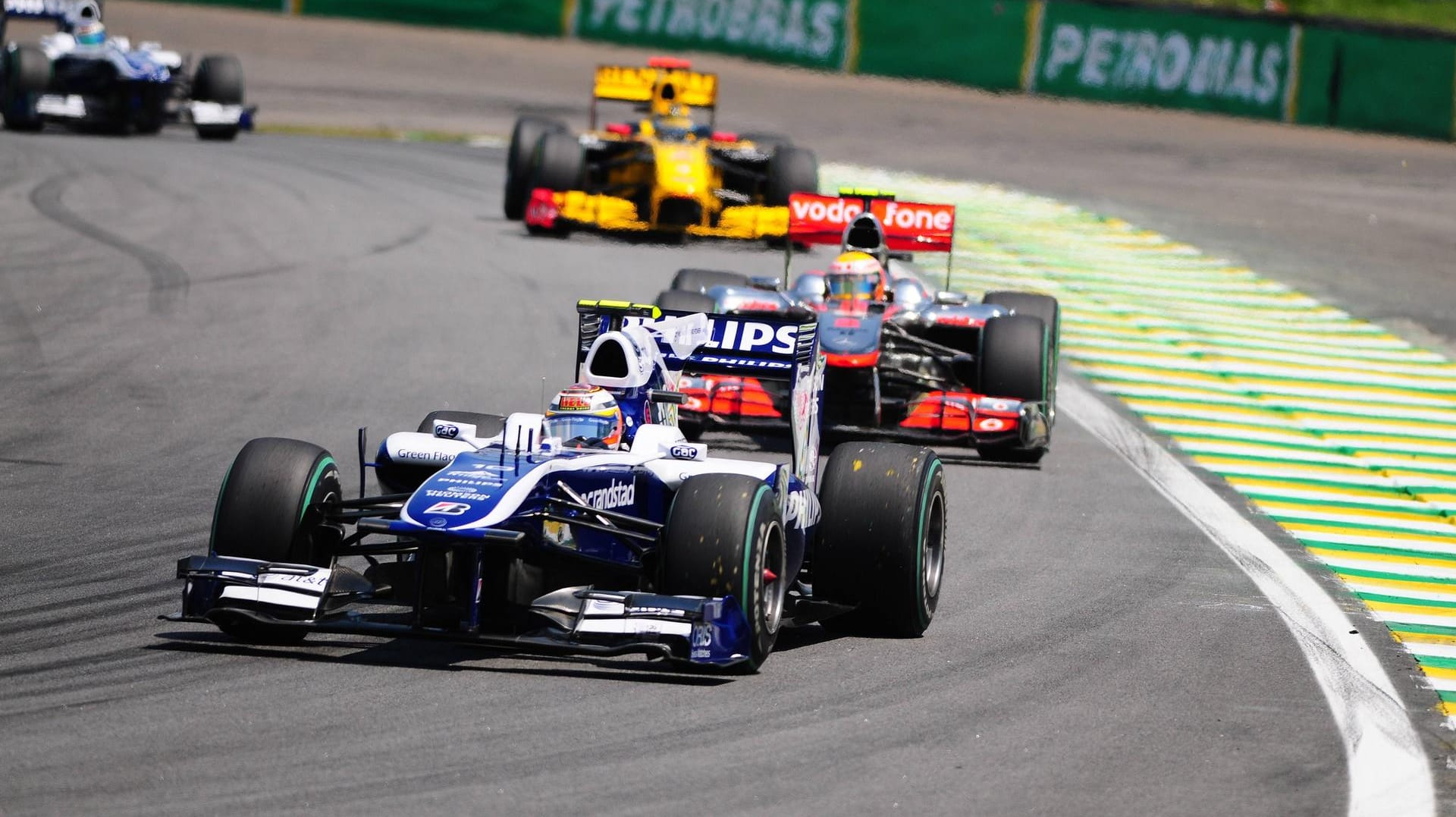 Neuling: Hülkenberg in seinem ersten Formel-1-Jahr 2010 im Williams (vorn).