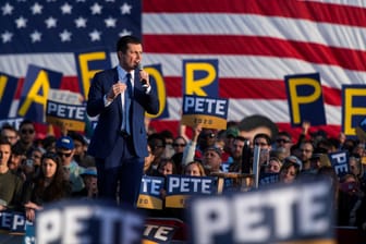 Pete Buttigieg auf einer Wahlkampfveranstaltung in Virginia: In Iowa hatte Buttigieg einen überraschenden Erfolg eingefahren, in Nevada fiel er wieder zurück.