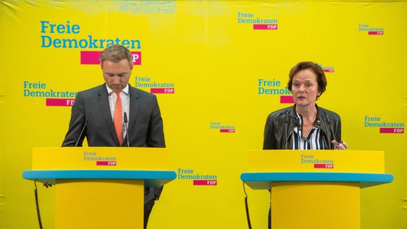 Gesenkte Köpfe: FDP-Chef Christian Lindner und die Hamburger Spitzenkandidatin Anna von Treuenfels-Frowein.