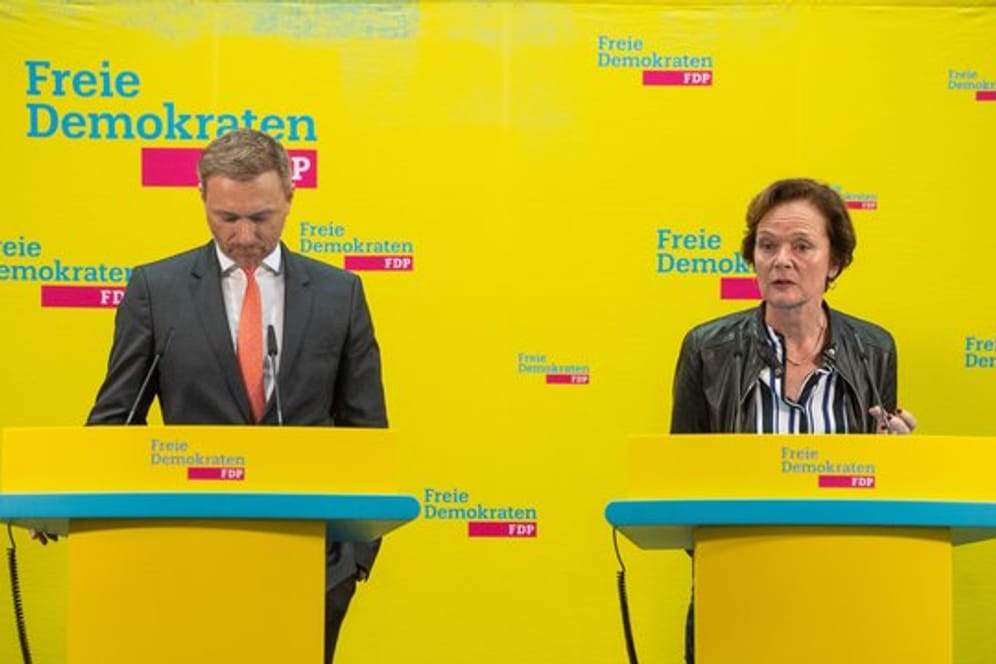 Gesenkte Köpfe: FDP-Chef Christian Lindner und die Hamburger Spitzenkandidatin Anna von Treuenfels-Frowein.