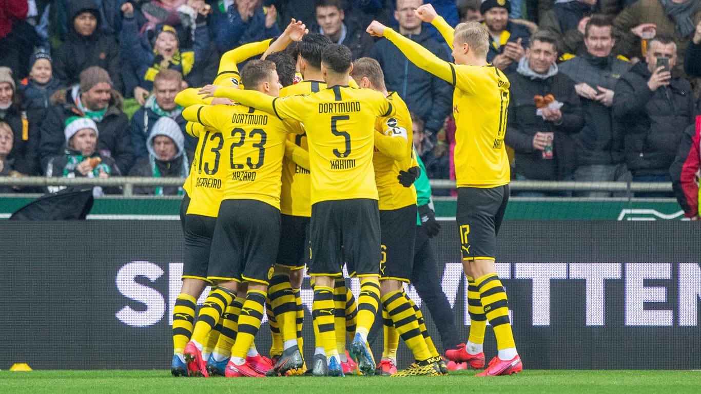 Jubelnde BVB-Spieler: Borussia Dortmund geht es finanziell gut.