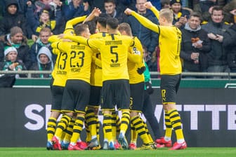 Jubelnde BVB-Spieler: Borussia Dortmund geht es finanziell gut.