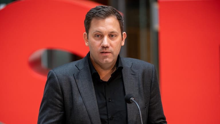 Lars Klingbeil: Der SPD-Generalsekretär erklärte, dass es gegenüber Angela Merkel ein Vertrauensverhältnis gebe, das für keinen anderen potenziellen Unions-Kanzler gilt. (Archivbild)