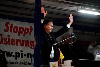 Er markiert den rechten Rand der Partei: Björn Höcke, AfD-Fraktionschef in Thüringen, bei einer Demonstration des islam- und ausländerfeindlichen Bündnisses Pegida.
