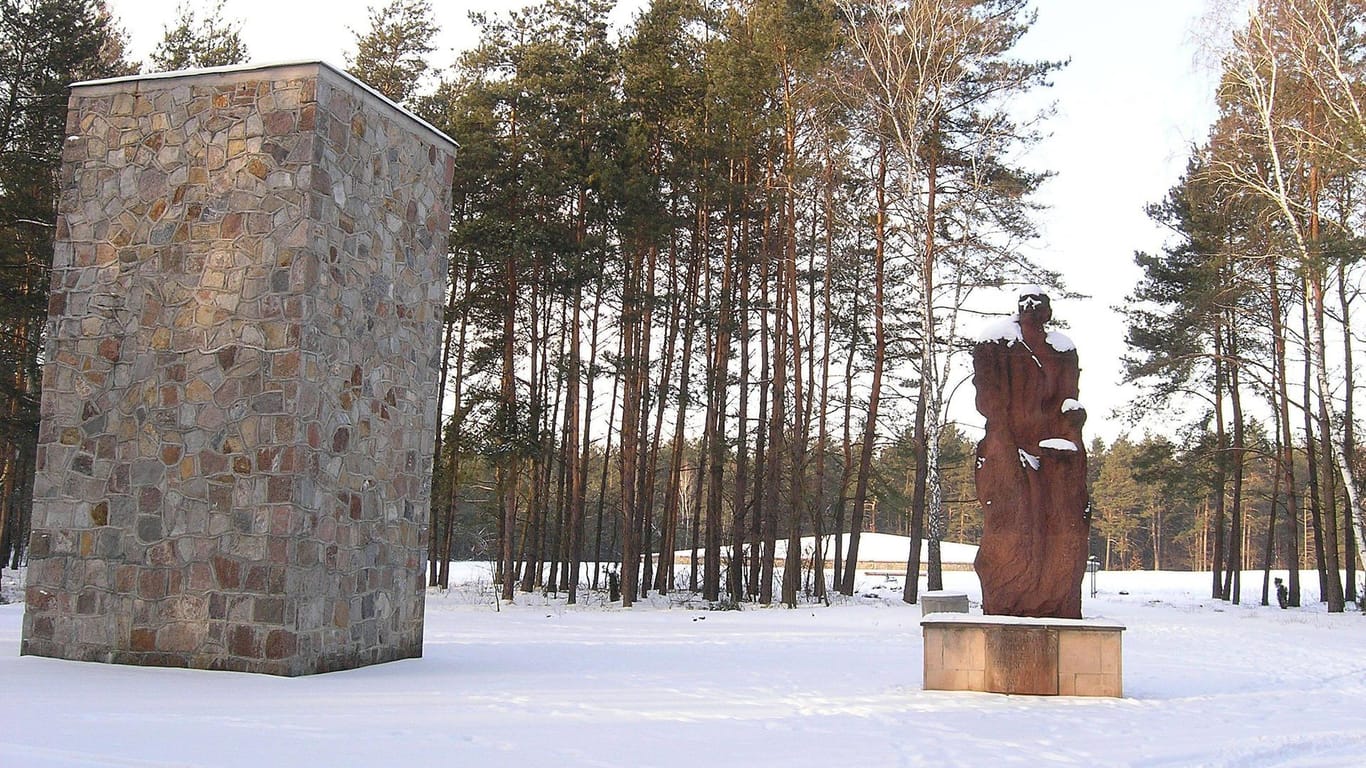 Das ehemalige Vernichtungslager Sobibor: Fotos von Niemann aus Sobibor stießen die Diskussion um den Gedenkstein in Ostfriesland an. (Archivbild)