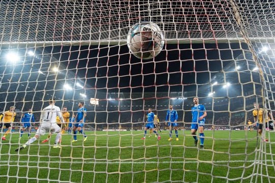 Das Tor von Dynamo Dresden gegen Darmstadt 98 wurde wieder aberkannt: Abseits.