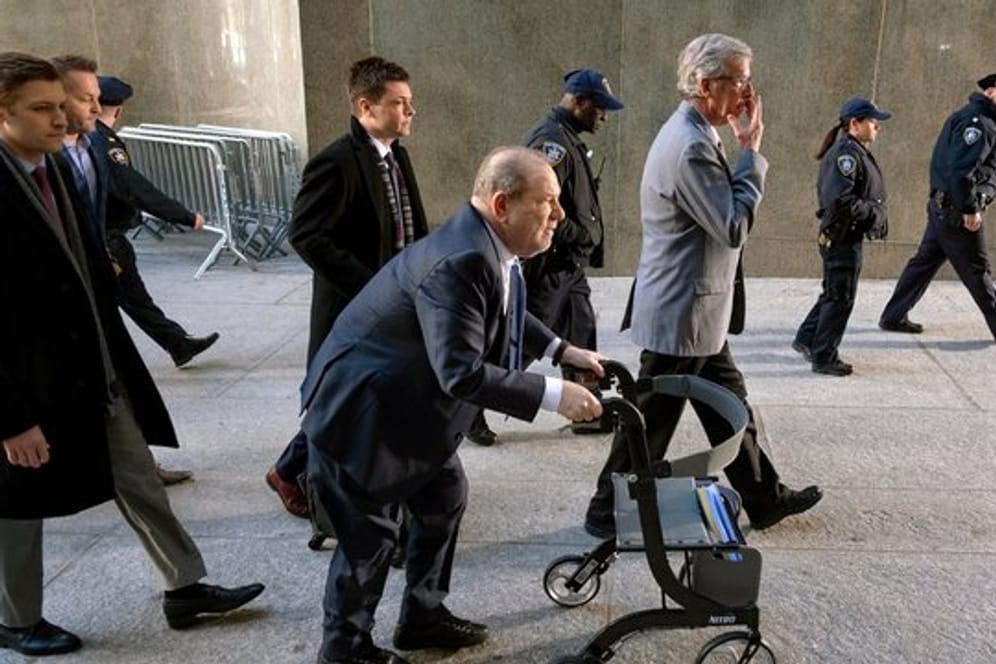 Harvey Weinstein trifft vor dem Gericht in Manhattan ein.