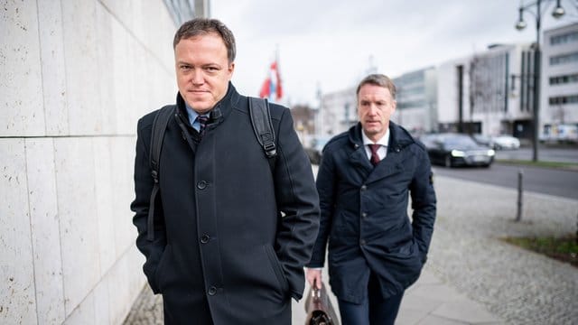 Der stellvertretende Thüringer CDU-Vorsitzende Mario Voigt (l. Der stellvertretende Thüringer CDU-Vorsitzende Mario Voigt (l.