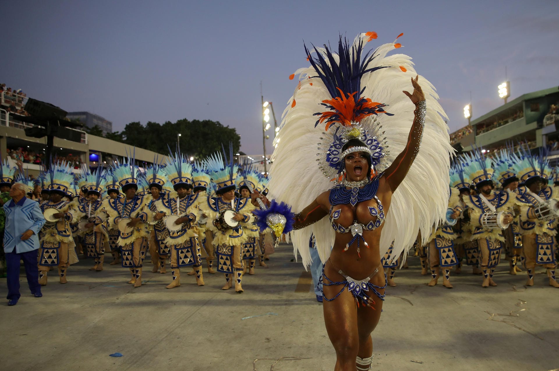 Karneval im Sambodrom: Die Königin der Trommeln in der Schule Portela, Bianca Monteiro.