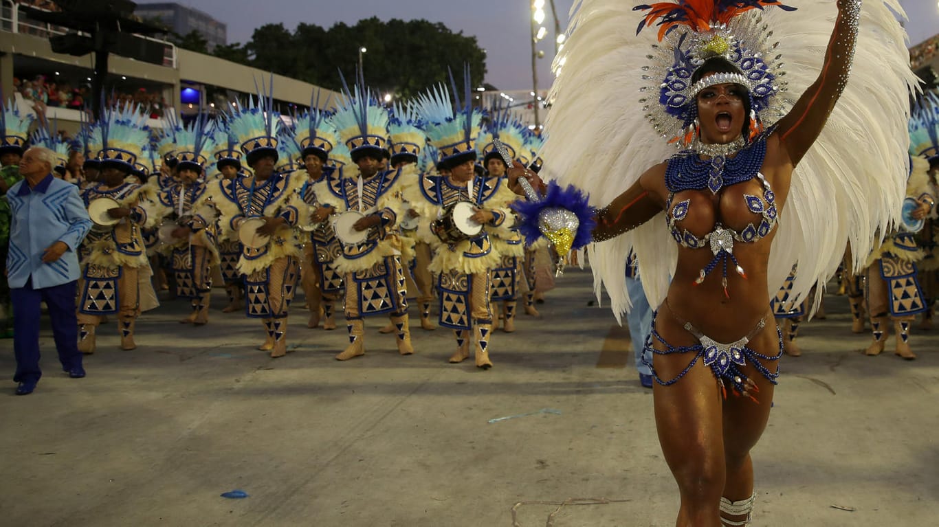 Karneval im Sambodrom: Die Königin der Trommeln in der Schule Portela, Bianca Monteiro.