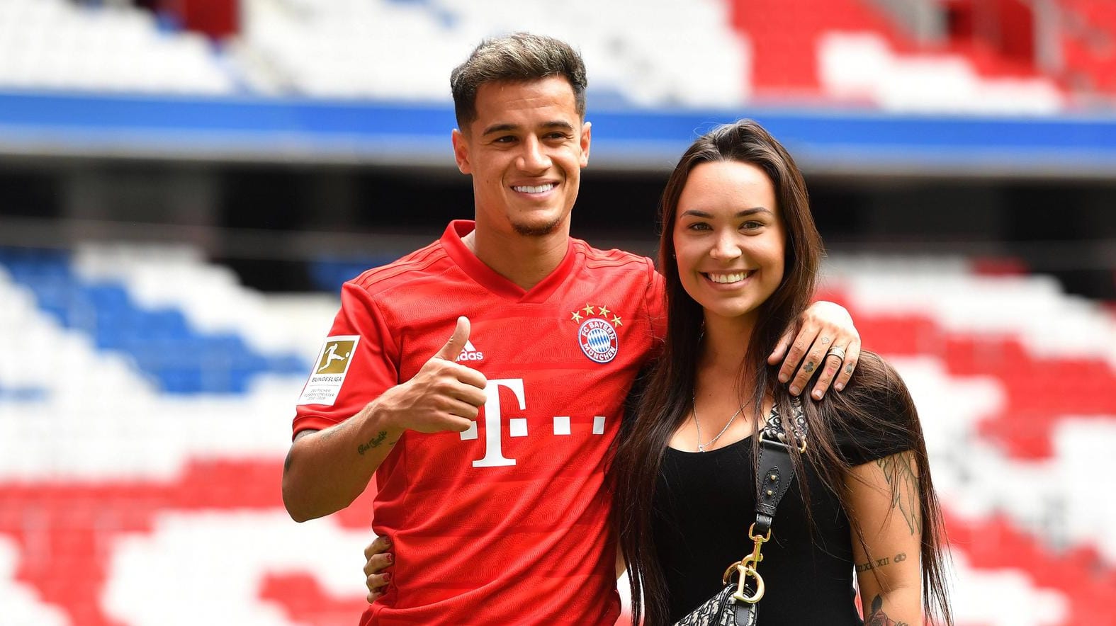 Philippe Coutinho (li.) mit Ehefrau Aine (re.): Der Spielmacher braucht seine Familie bei sich, um Topleistungen abrufen zu können.