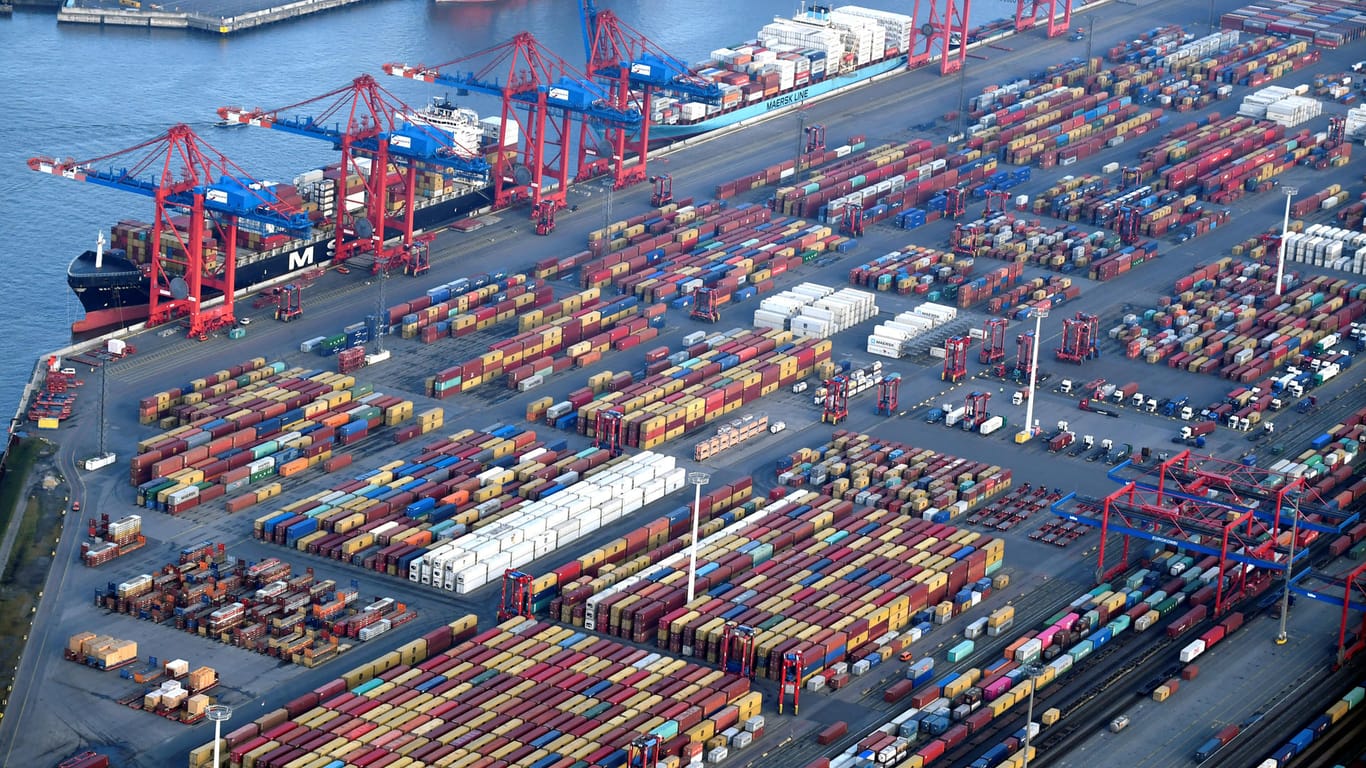 Hamburger Hafen: Das Exportgeschäft ging zuletzt zurück und belastete damit das Wachstum in Deutschland.