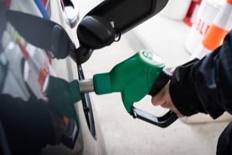 Super E10: Autofahrer sollten diesen Kraftstoff nur tanken, wenn ihr Fahrzeug dafür freigegeben wurde.