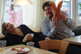 "Tatort: Ich hab im Traum geweinet": Franziska Tobler (Eva Löbau) und Friedemann Berg (Hans-Jochen Wagner) lassen sich durch die tollen Tage treiben.