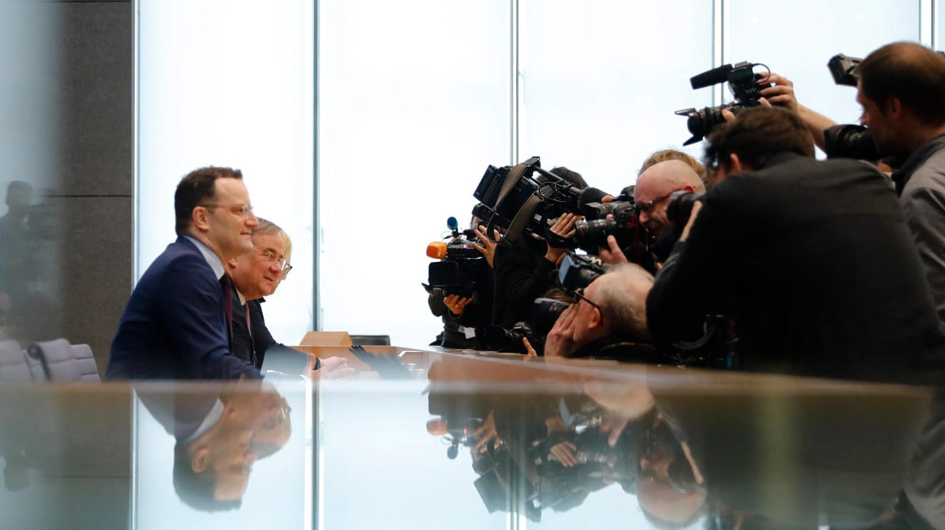 Armin Laschet und Jens Spahn in der Bundespressekonferenz.