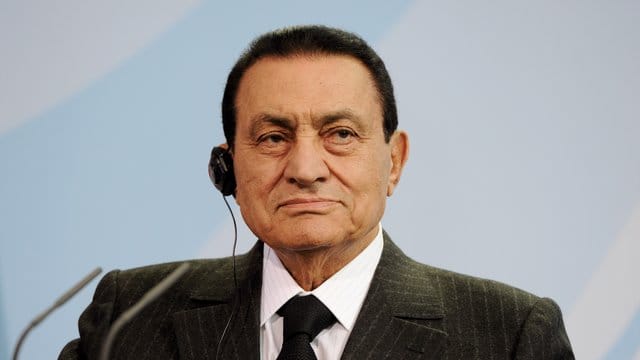 Der damalige ägyptische Präsident Husni Mubarak im Jahr 2010 in Berlin. Der damalige ägyptische Präsident Husni Mubarak im Jahr 2010 in Berlin.