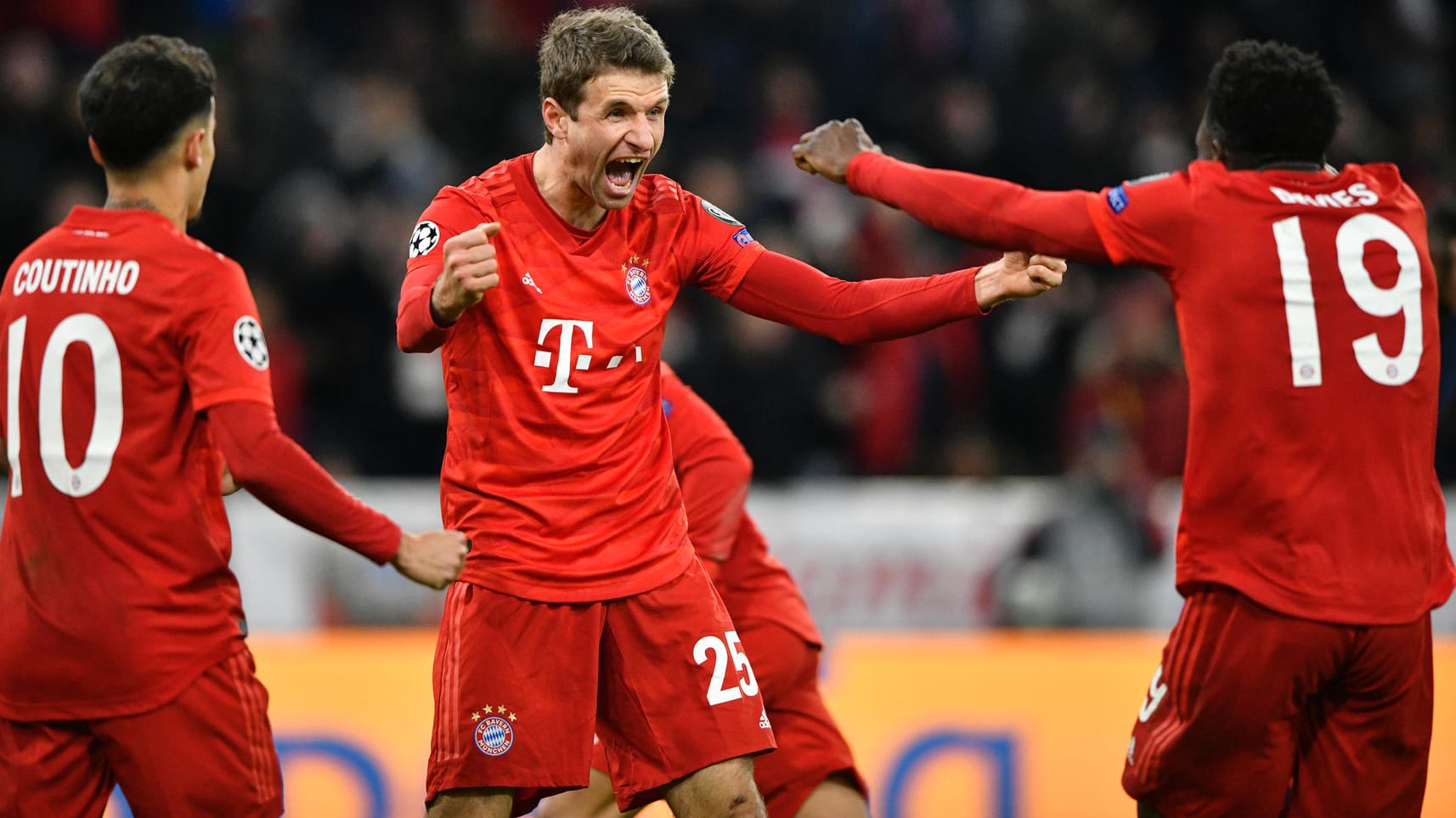 Wollen auch in London wieder jubeln: Die Bayern-Stars um Thomas Müller (M.).