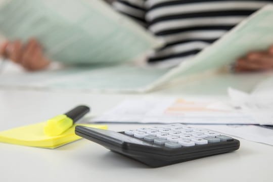 Die Steuererklärung auszufüllen, kostet zwar Zeit. Die Steuererklärung auszufüllen, kostet zwar Zeit.