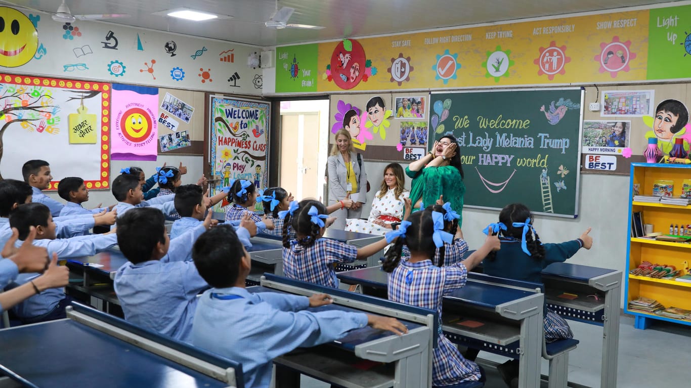 Melania Trump: Die Ehefrau des US-amerikanischen Präsidenten besuchte eine indische Schule.