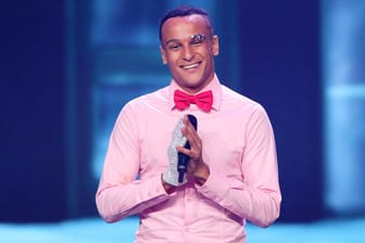 Prince Damien: Der Sänger gewann 2016 den Gesangswettbewerb "Deutschland sucht den Superstar" und 2020 die Show "Ich bin ein Star, holt mich hier raus".