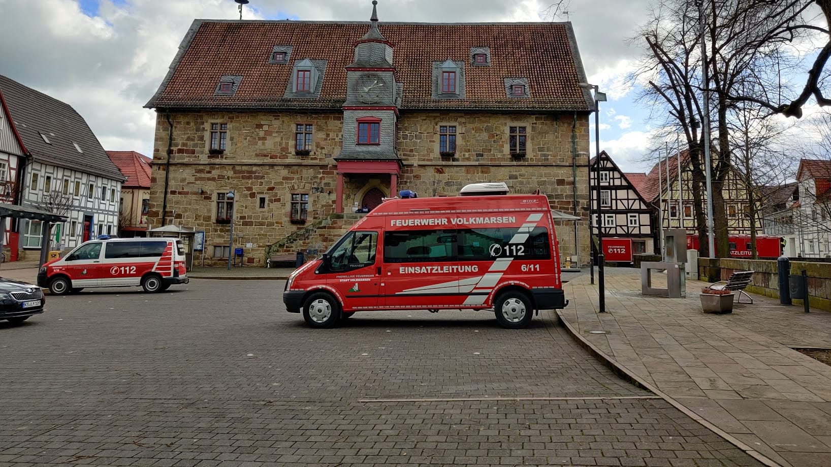 Volkmarsen am Tag danach: Noch immer sind Einsatzkräfte vor Ort.