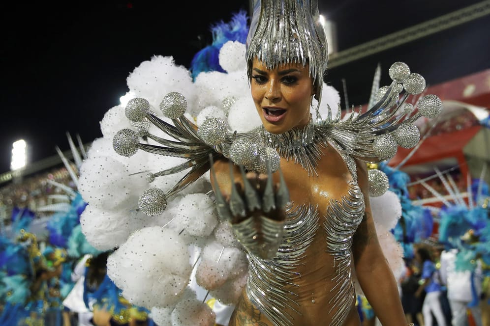Die Königin der Trommeln bei der Schule Vila Isabel, Aline Riscado: Der letzte Tag des Karnevals in Rio läuft.