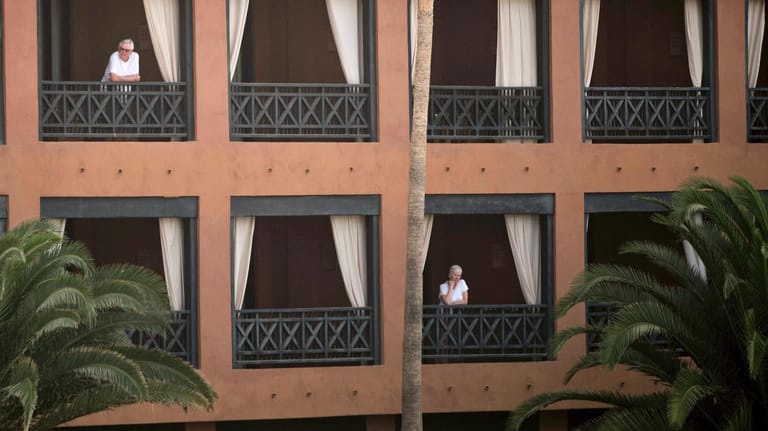 Gäste des Hotels H10 Costa Adeje Palace auf Teneriffa: "Wir hatten beim Aufwachen einen Zettel unter der Tür."
