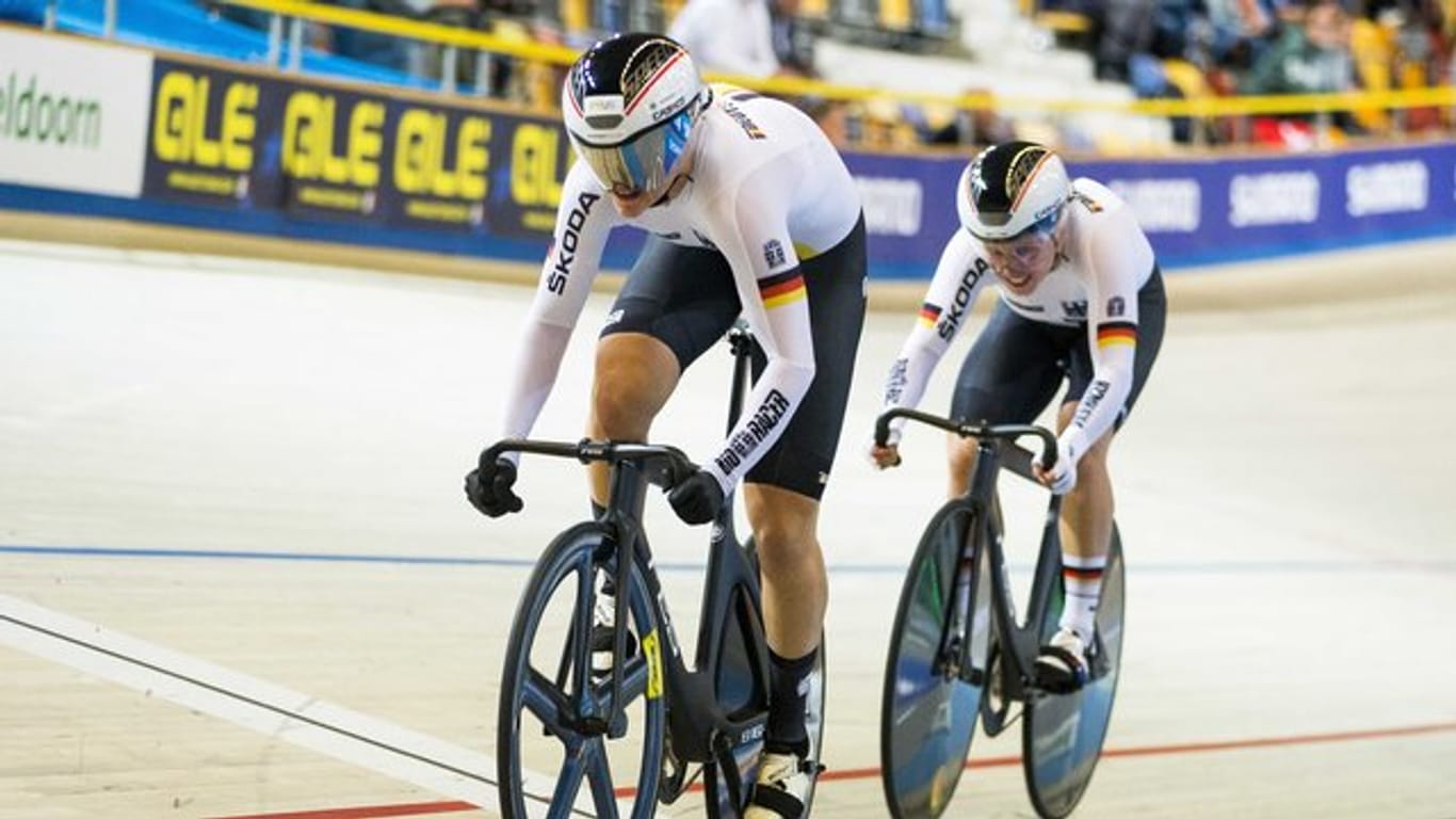 Haben Chancen auf eine Medaille: Die deutschen Teamsprinterinnen um Emma Hinze (r).