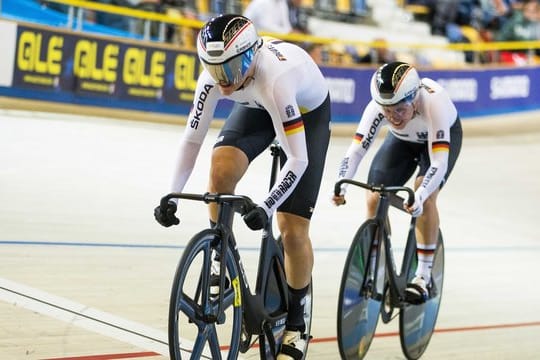 Haben Chancen auf eine Medaille: Die deutschen Teamsprinterinnen um Emma Hinze (r).