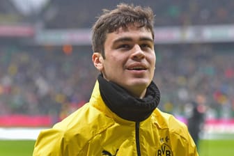 Giovanni Reyna lächelt: Der 17-jährige BVB-Spieler interessiert offenbar auch andere Vereine.