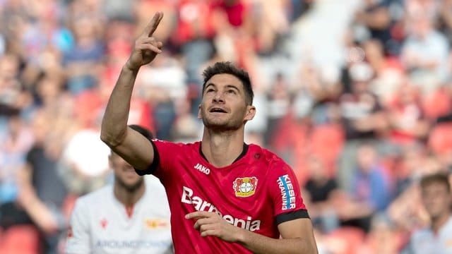 Leverkusener Hoffnungsträger: Lucas Alario bejubelt.