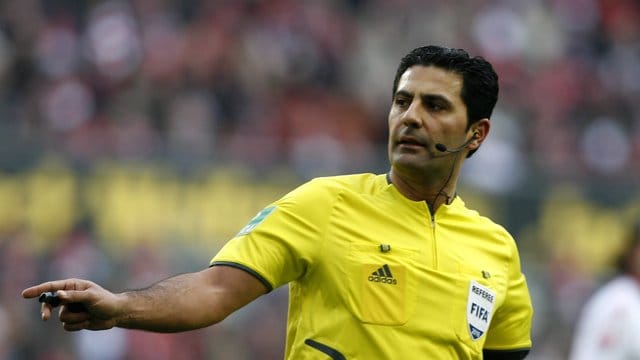 Fordert bei Rassismus sofortigen Spielabbruch: Der ehemalige Schiedsrichter Babak Rafati. Fordert bei Rassismus sofortigen Spielabbruch: Der ehemalige Schiedsrichter Babak Rafati.