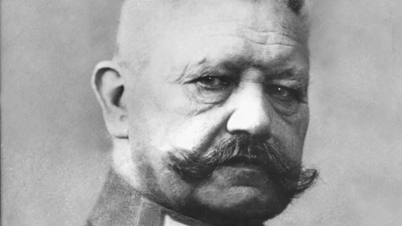 Paul von Hindenburg: Der ehemalige Reichspräsident wurde aus Berlins Ehrenbürgerliste gestrichen.