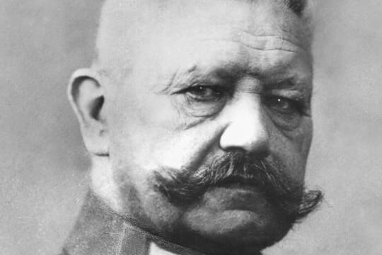 Paul von Hindenburg: Der ehemalige Reichspräsident wurde aus Berlins Ehrenbürgerliste gestrichen.