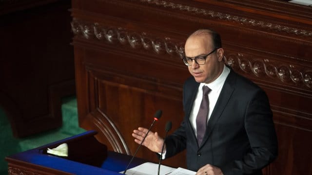 Elyes Fakhfakh, neu gewählter Premierminister von Tunesien, hält eine Rede vor dem Parlament. Elyes Fakhfakh, neu gewählter Premierminister von Tunesien, hält eine Rede vor dem Parlament.