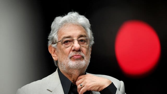 Der Druck auf den Opernstar Placido Domingo wächst - seine beispiellose Karriere scheint beendet. Der Druck auf den Opernstar Placido Domingo wächst - seine beispiellose Karriere scheint beendet.