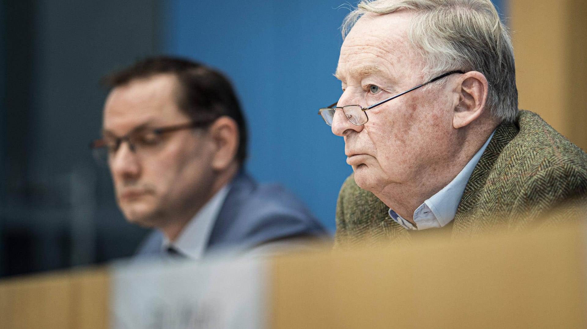 AfD-Politiker Alexander Gauland (r.) und Tino Chrupalla: Die Partei sieht keine Mitverantwortung bei sich selbst für rechtsextreme Gewalt in Deutschland.